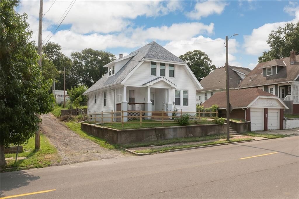 Property Photo:  1111 N 18th Street  MO 64501 