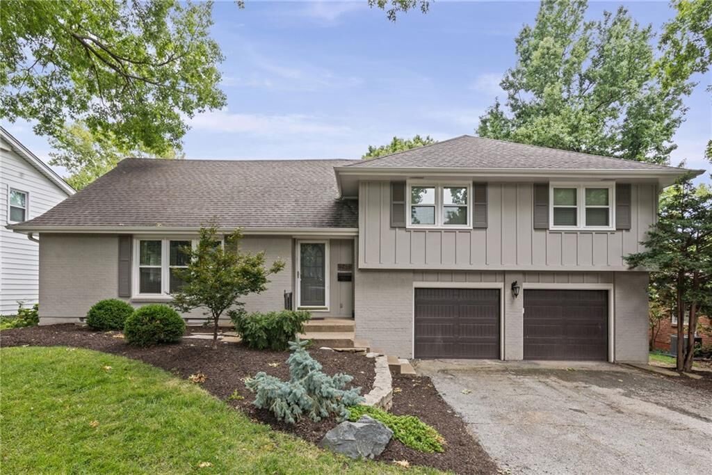 Property Photo:  9439 Connell Drive  KS 66212 