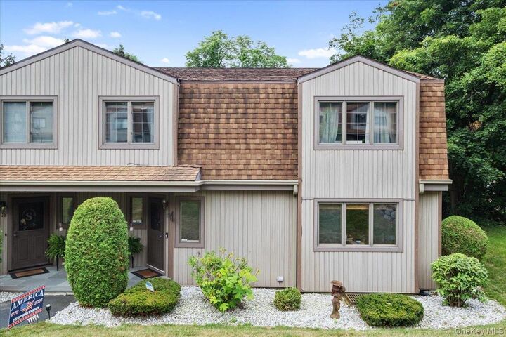 Property Photo:  17 High Meadow Trail  NY 10566 