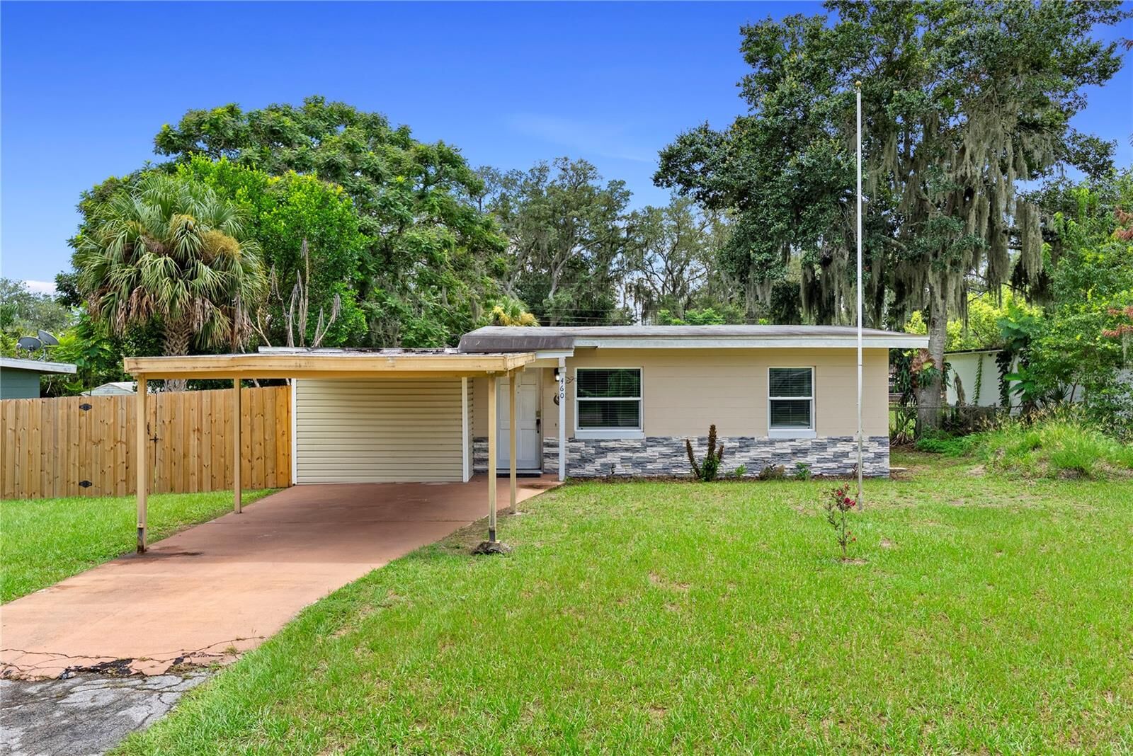 Property Photo: 460 E 3rd Street FL 32766