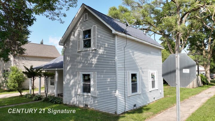 Property Photo:  1500 N Charles Street  MI 48602 