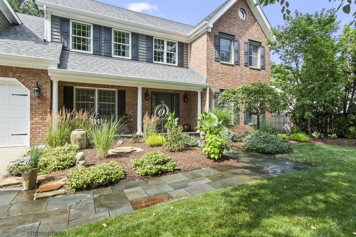 Property Photo:  946 E Krista Court  IL 60074 
