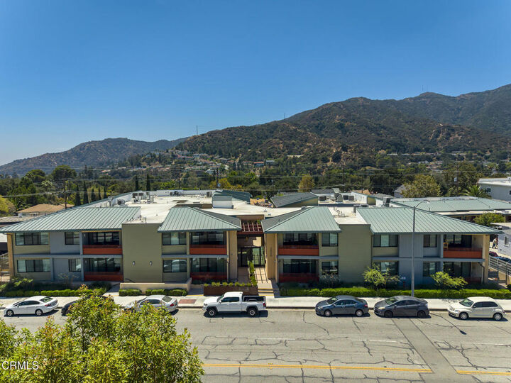 Property Photo: 2608 Honolulu Avenue 311 CA 91020