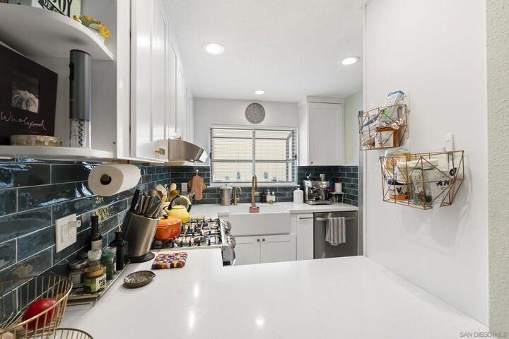 Property Photo:  3985 Wabaska Dr 15  CA 92107 