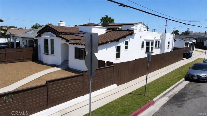 Property Photo: 1558 W 105th CA 90047
