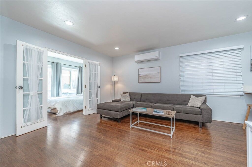 Property Photo: 325 Cedar 1 CA 90802