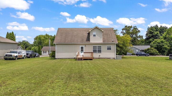 Property Photo:  128 Thomas Holman Cir  TN 37172 