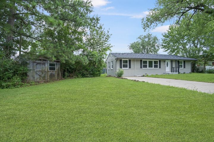 Property Photo:  6 E Bel Air Blvd  TN 37042 