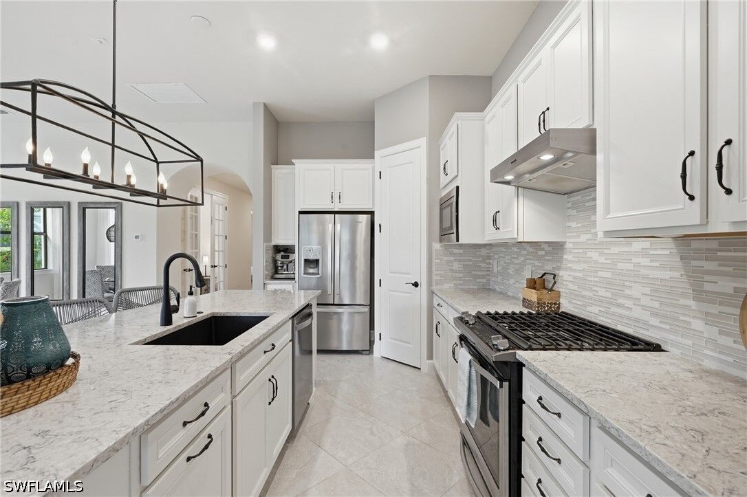 Property Photo: 8877 Horned Lark Drive FL 34120