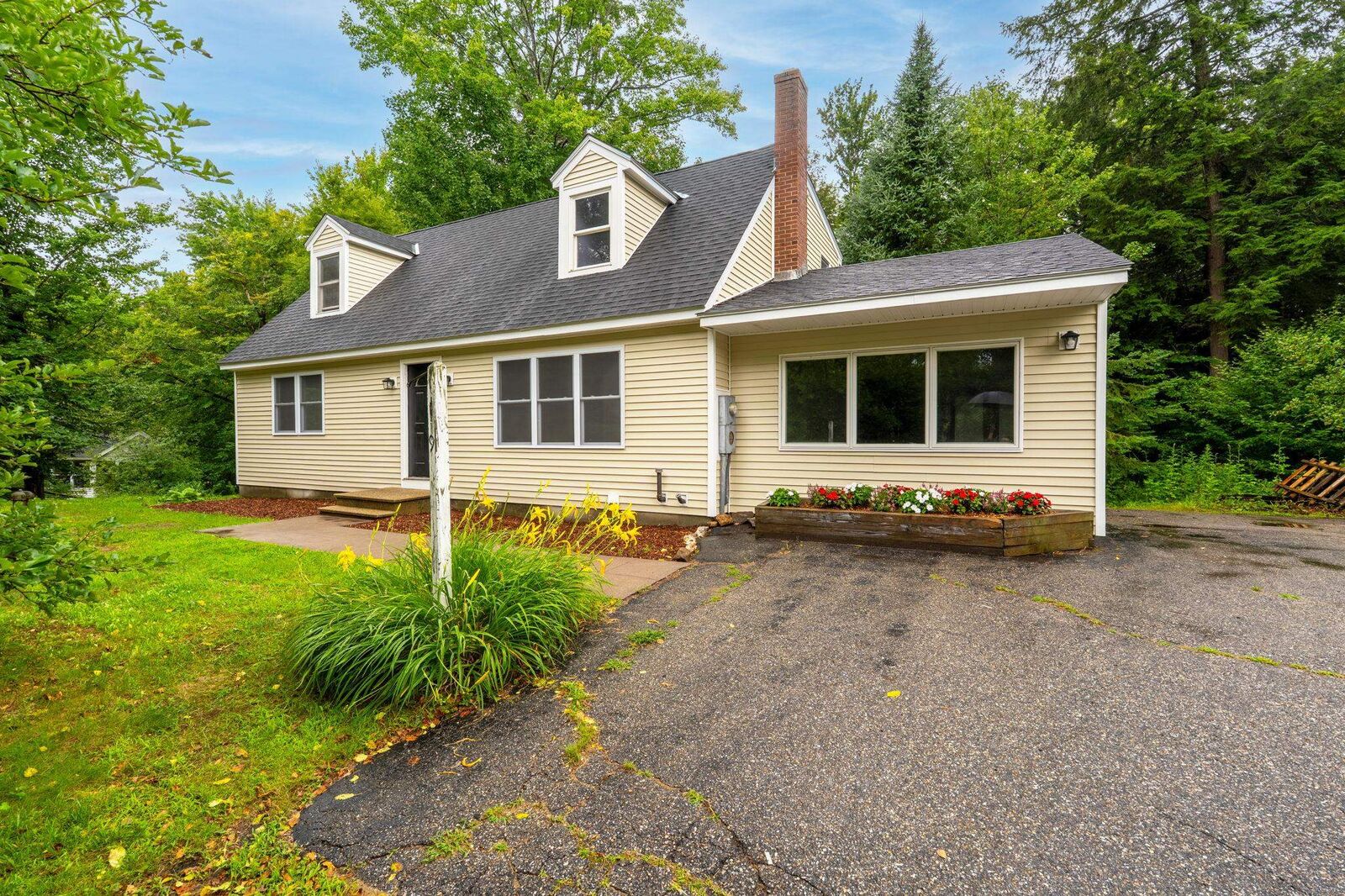 Property Photo:  9 Skyline Drive  NH 03452 