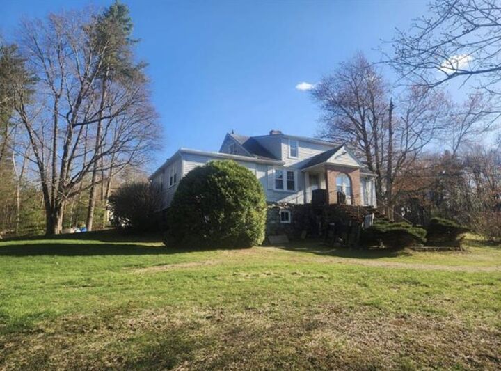 Property Photo:  115 Hovey Road  NH 03053 