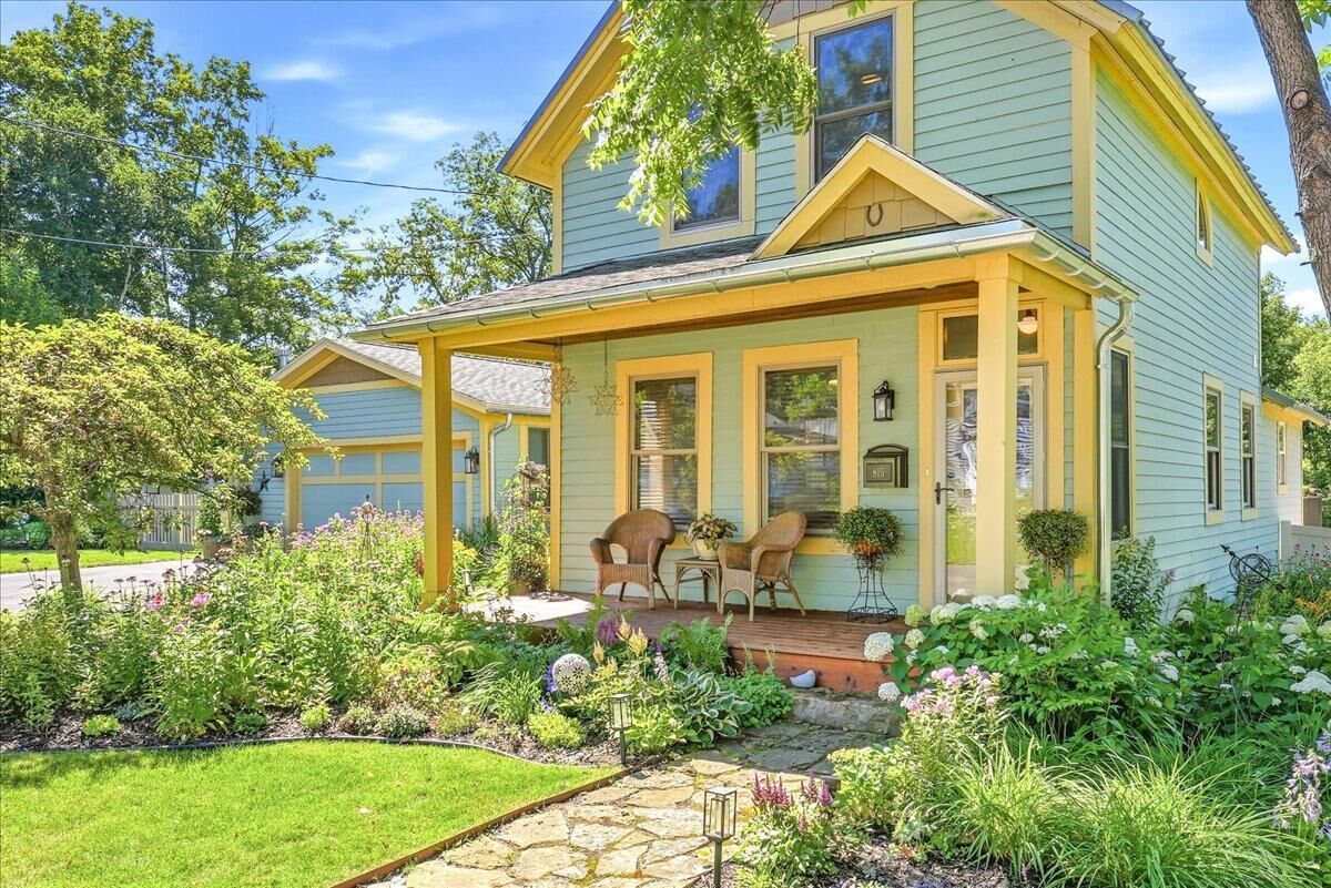 Property Photo: 815 Maple Street W MN 55082