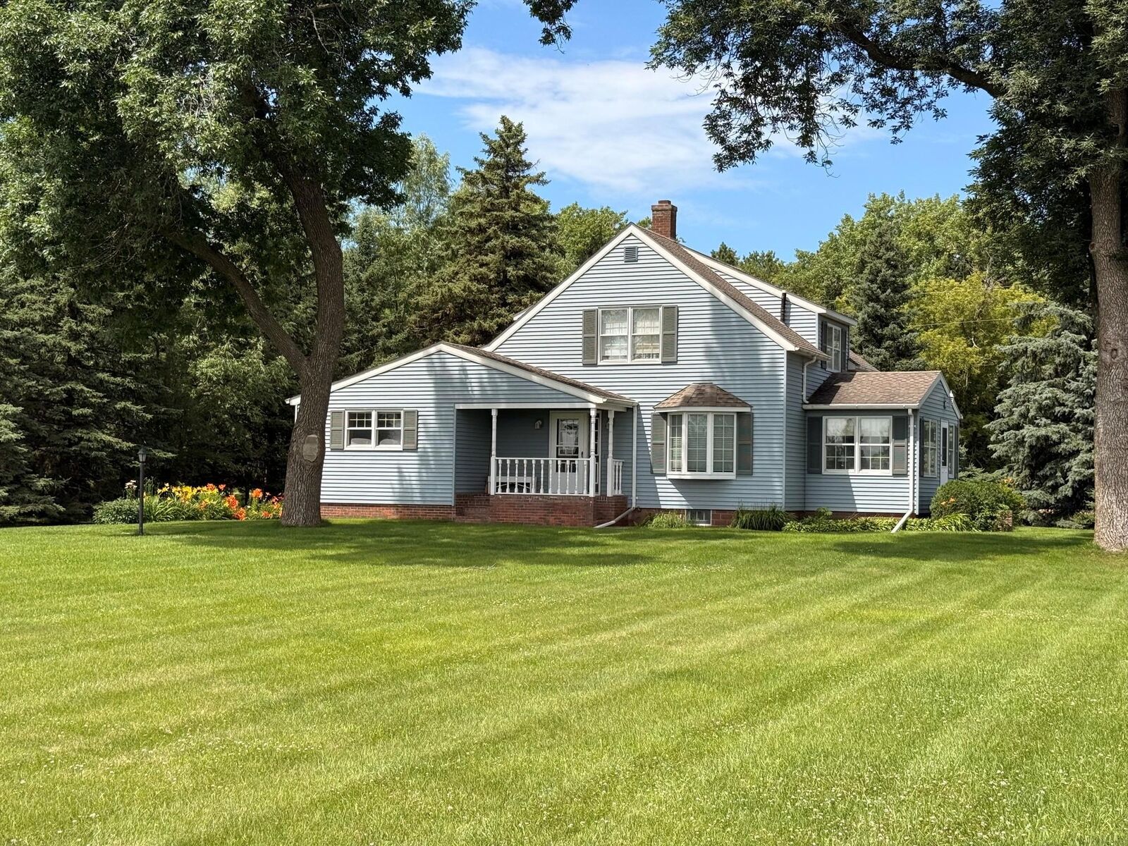 Property Photo: 45251 810th Avenue MN 55342