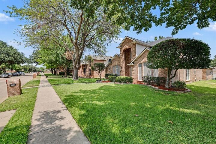 Property Photo: 7904 Alderwood Place TX 75025