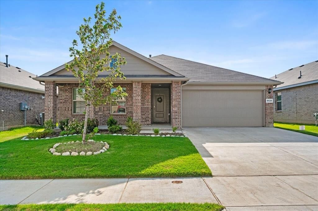 Property Photo:  8425 Coffee Springs Drive  TX 76131 