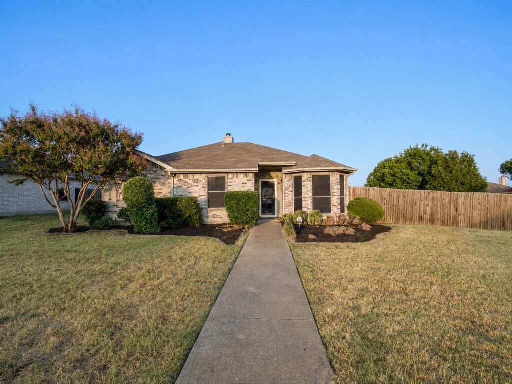 Property Photo: 1908 Chapman Drive TX 75134