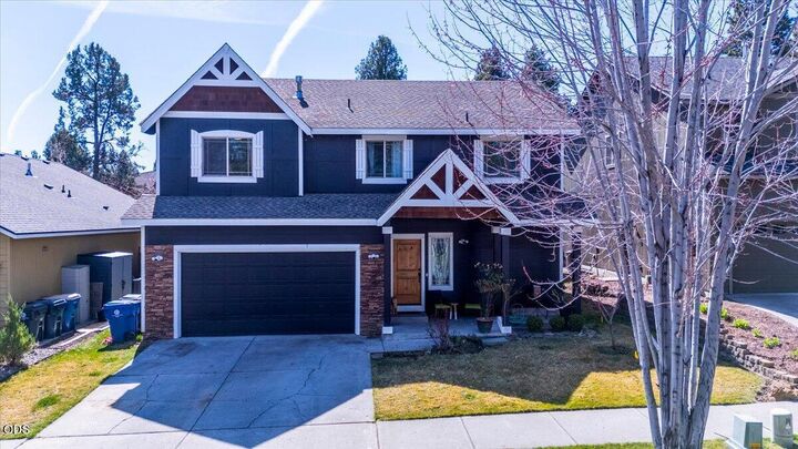 Property Photo:  20301 Knightsbridge Place  OR 97702 
