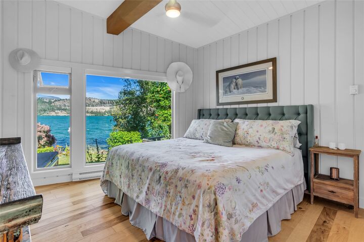 Photo de la propriété:  12110 Trewhitt Road W  BC V4V 2A6 