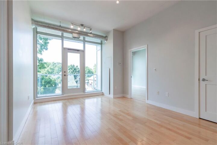Property Photo:  42 Bridgeport Road E 301  ON N2J 0B3 