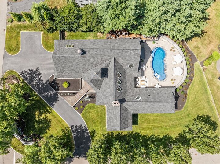 Property Photo:  119 Olde Tavern Rd  MA 01453 