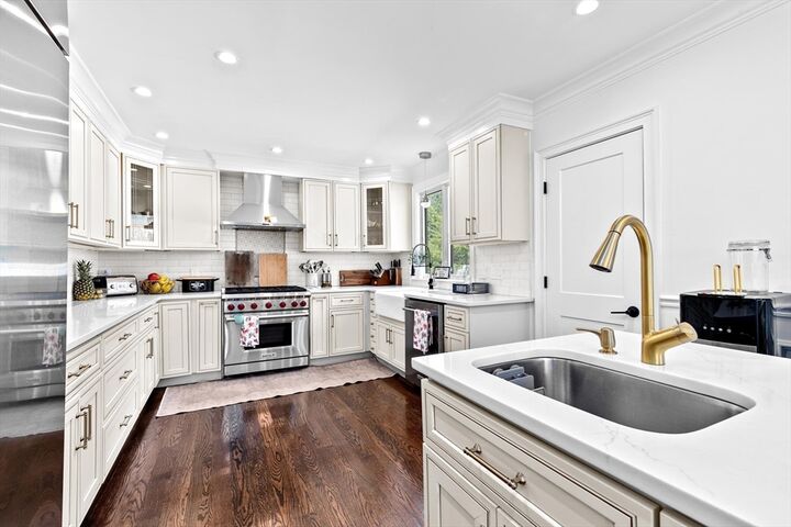 Property Photo: 110 Redwood Rd MA 02459