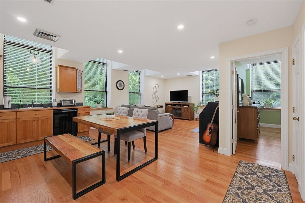 Property Photo:  149 Andover St 8  MA 01810 