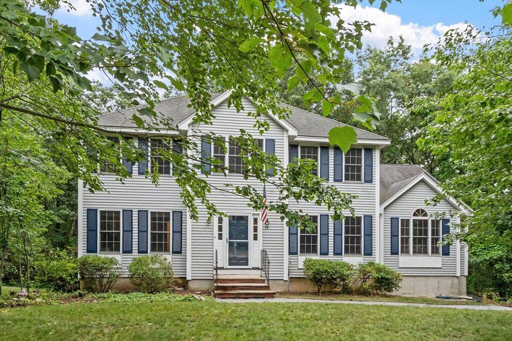 Property Photo: 79 Wyndridge Cir NH 03076