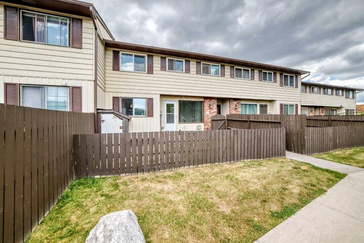 Property Photo:  175 Manora Place 33  AB T2A 4P6 