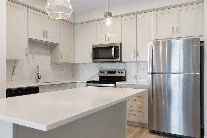 Property Photo:  150 Shawnee Square SW 202  AB T2Y 0T6 
