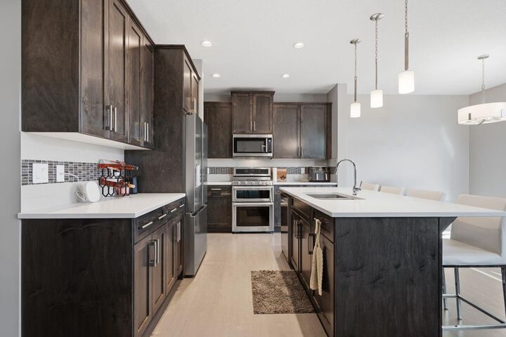 Property Photo: 2632 Ravenslea Gardens SE AB T4A 0T2