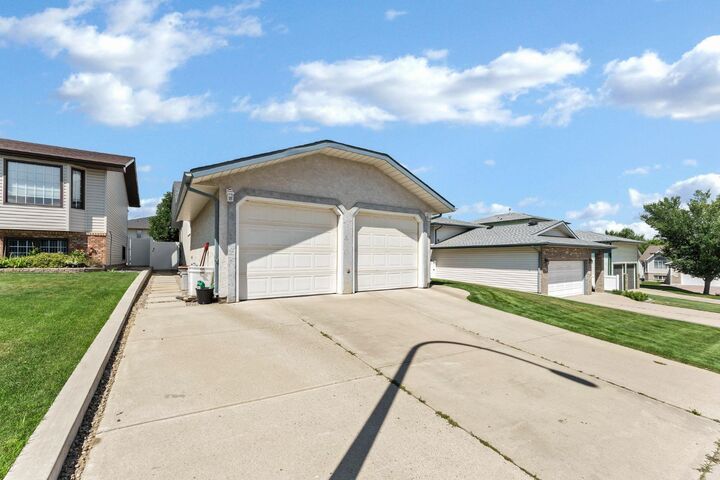 Property Photo: 78 Rundle Road SE AB T1B 4A3