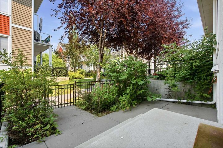 Property Photo: 1404 Auburn Bay Square AB T3M 0Y8