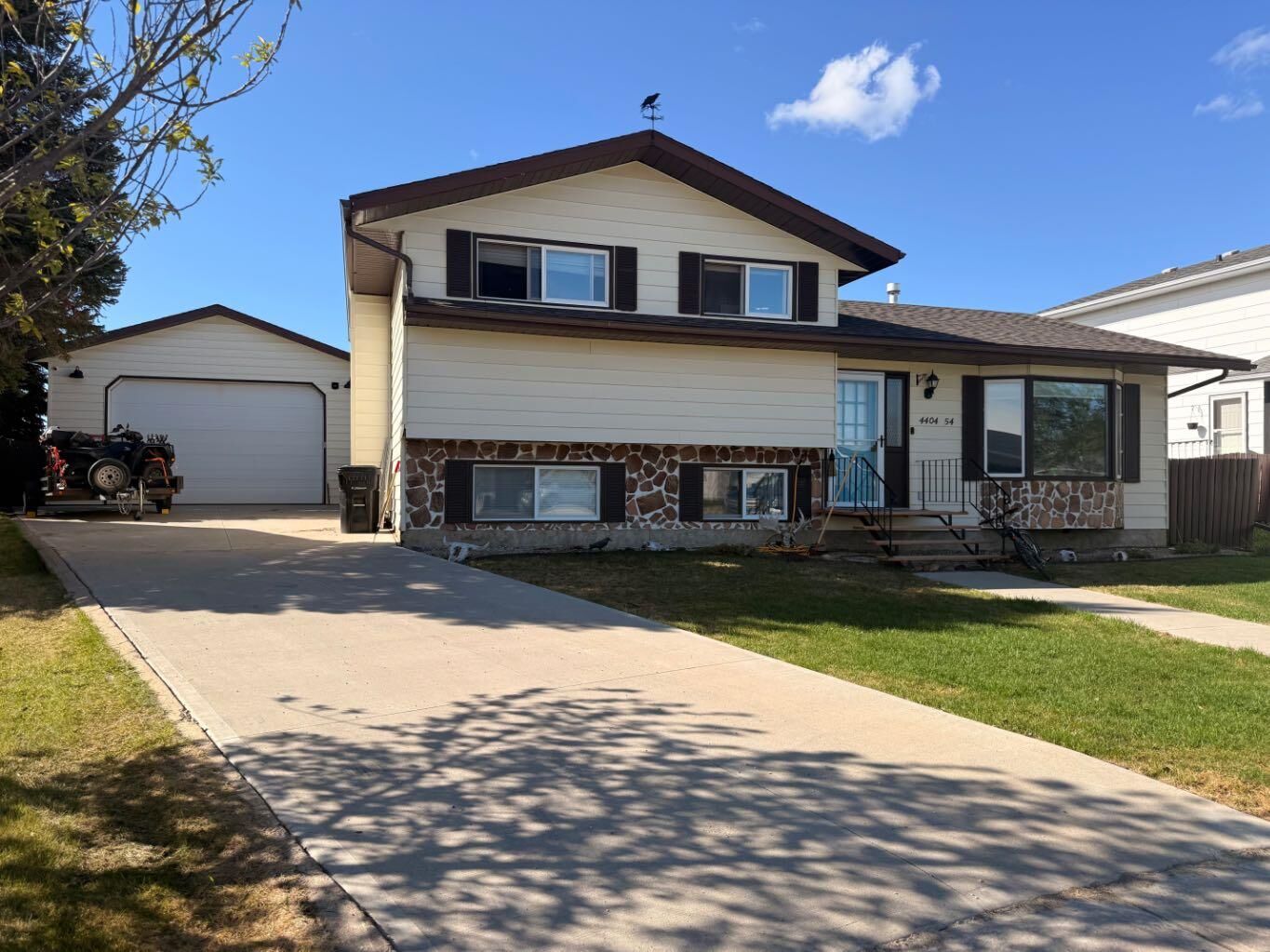 Property Photo: 54 Avenue 4404 AB T0H 3N0