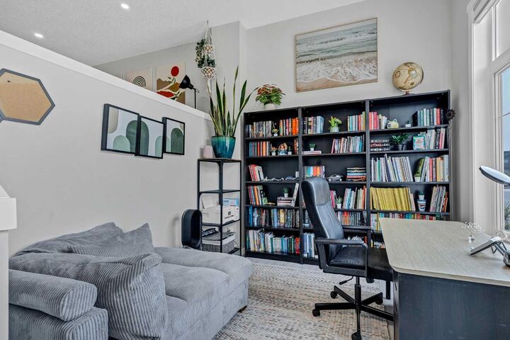 Property Photo: 162 Chinook Gate Boulevard SW AB T4B 5J1