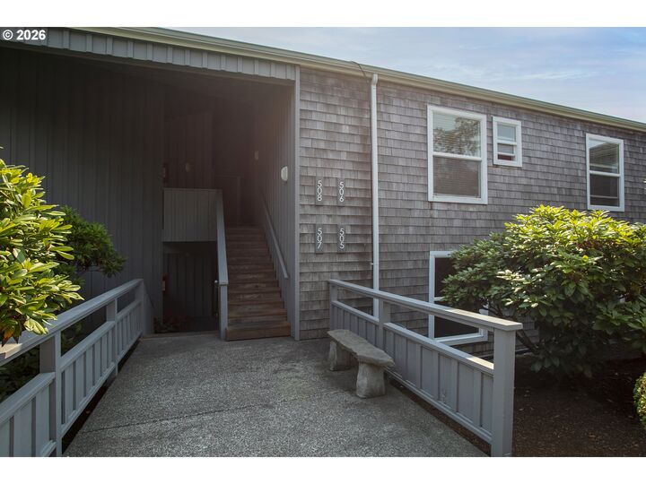 Property Photo: 1729 Gearhart Green Dr 505 OR 97138