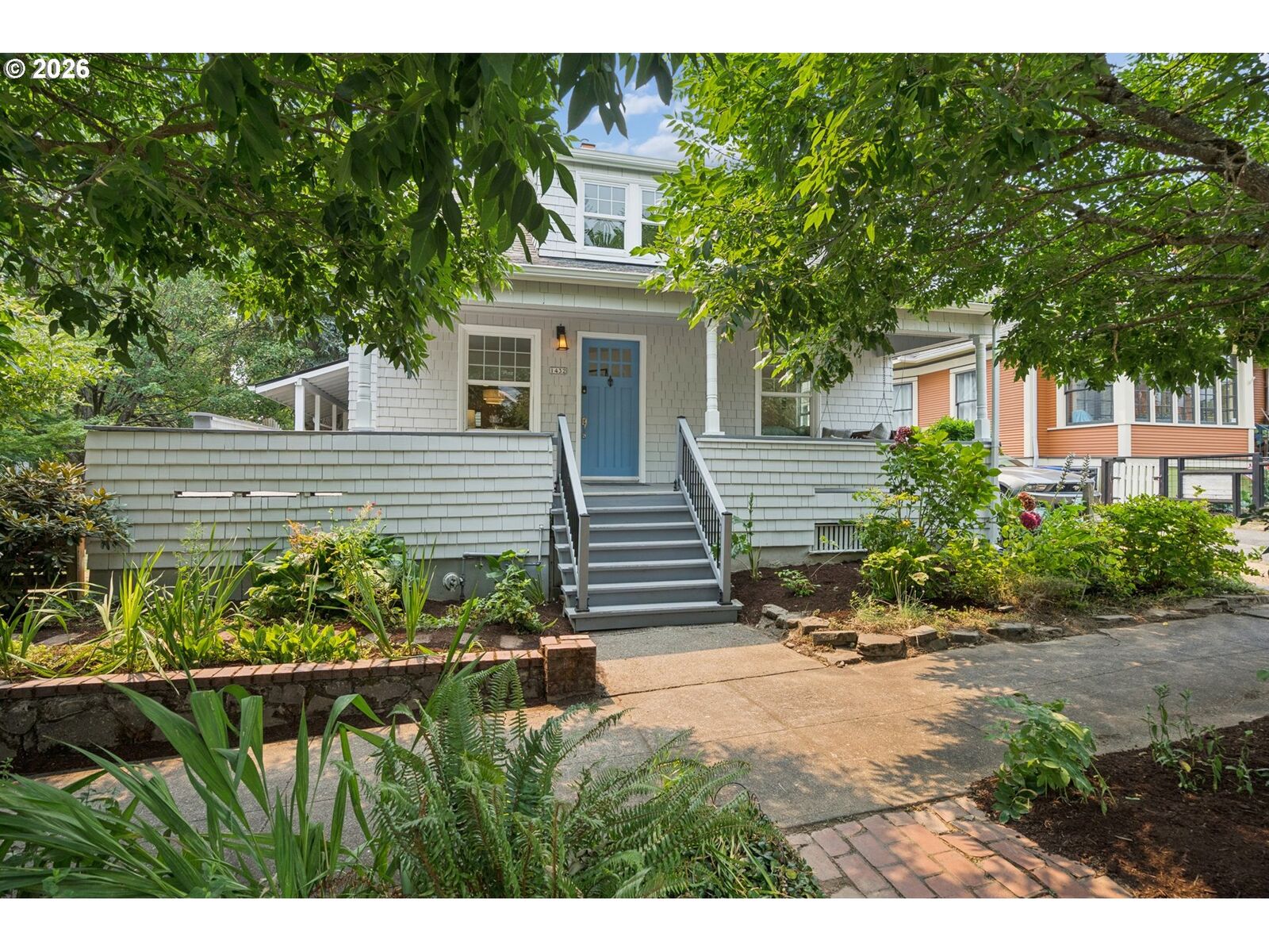 Property Photo:  1432 SE Knight St  OR 97202 
