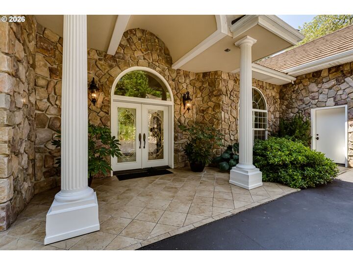 Property Photo:  32825 Kestrel Ln  OR 97405 