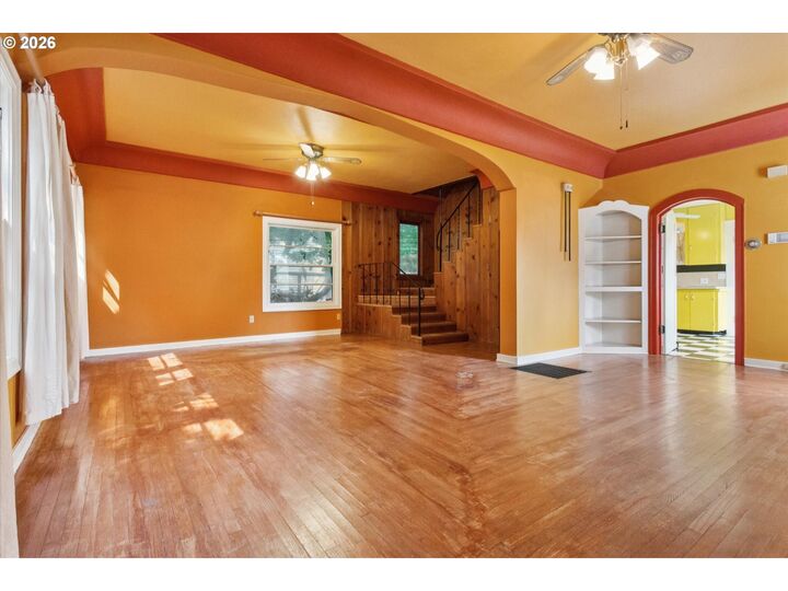Property Photo:  524 SE 46th Ave  OR 97215 