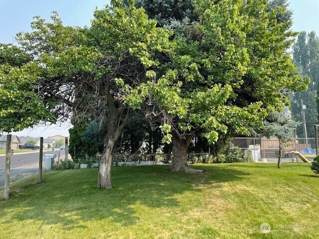 Property Photo:  181  Montmorency Boulevard E  WA 98824 