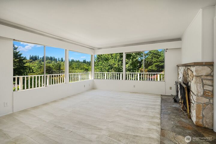 Property Photo: 3621 81st Avenue SE WA 98040