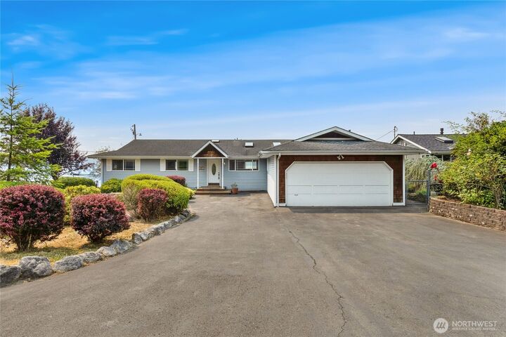 Property Photo: 1201 E Lakeshore Drive WA 98258