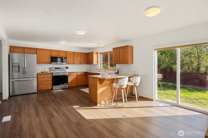 Property Photo:  12421 SE 278th Place  WA 98030 