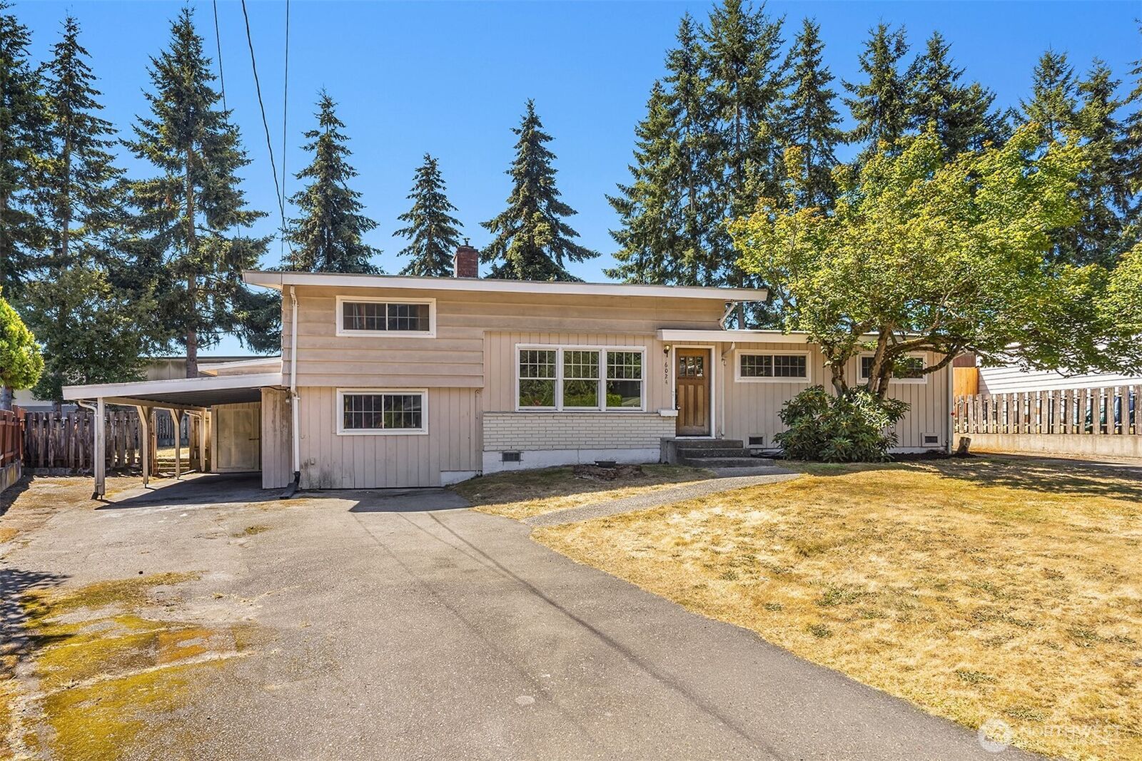 Property Photo: 6024 Park Way WA 98036
