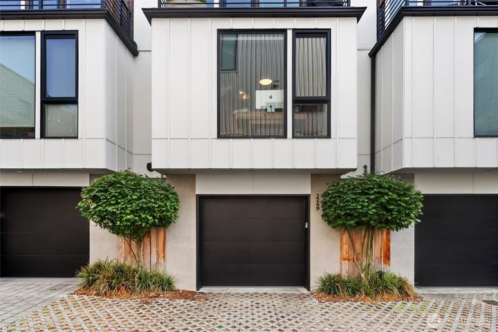 Property Photo: 2249 Minor Ave E WA 98102