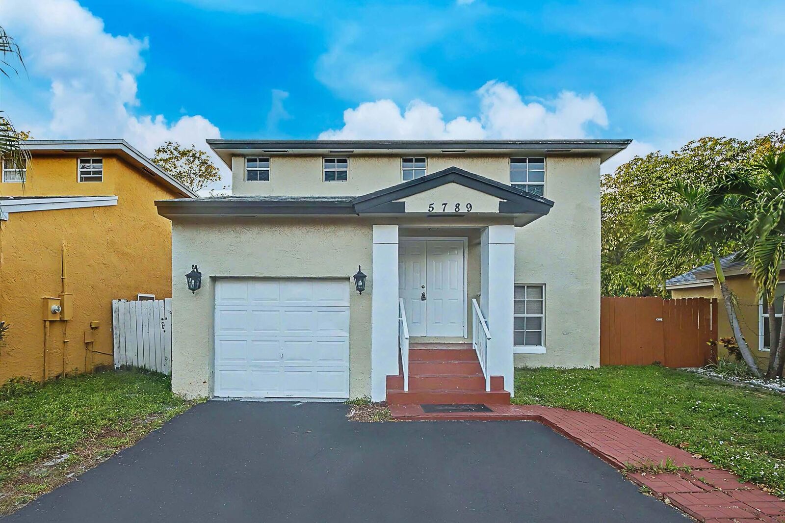 Property Photo: 5789 Woodland Point Drive FL 33319