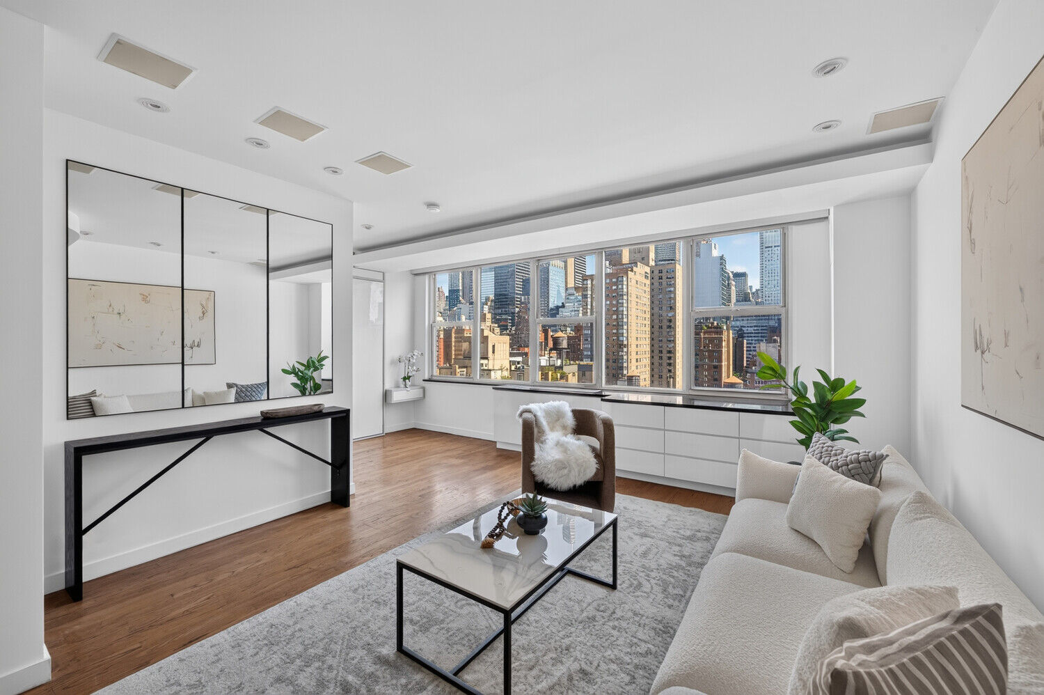 Property Photo: 155 E 34th Street 20K NY 10016