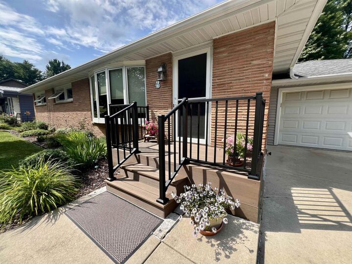 Property Photo:  1240 Oak Street  WI 53577 