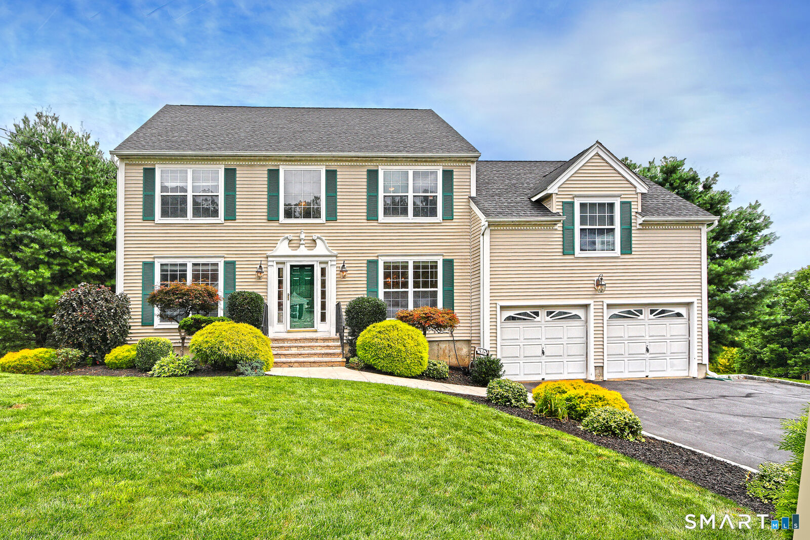 Property Photo:  29 Commodore Hull Drive  CT 06418 
