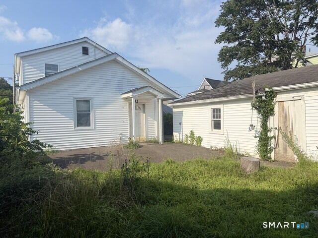 Property Photo: 76 Waverly Place CT 06610