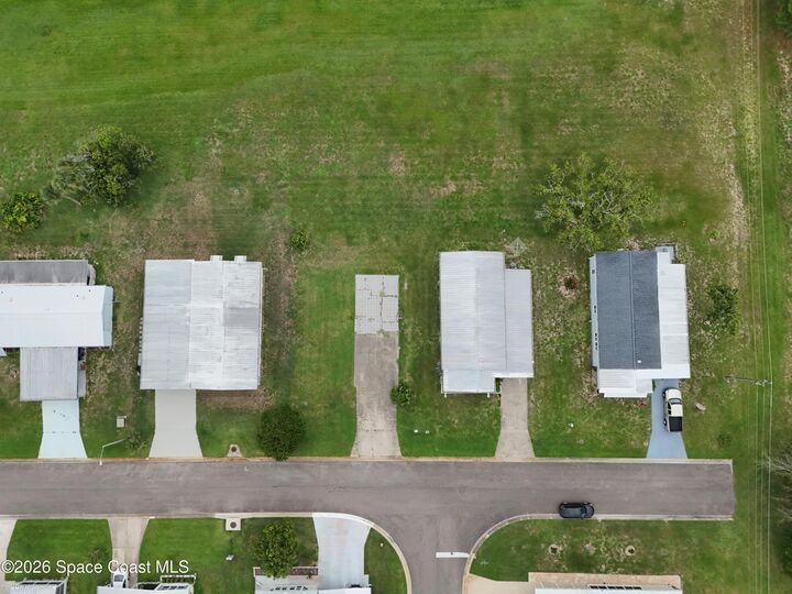 Property Photo:  5004 Santa Anna Avenue  FL 32780 